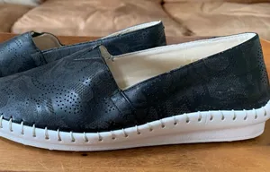 AOTORIA Black Slip On Shoes Size 8 thumbnail 1