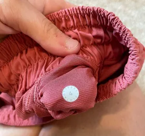 RARE COLOR Lululemon Hotty Hot Shorts Size 4 thumbnail 5