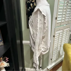 Anthropologie White Embroidered Cutwork Sweatshirt – Size XS (Oversized Fit) thumbnail 7