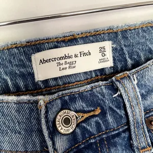 Abercrombie‎ & Fitch medium wash the baggy low rise women's size 25 curve love thumbnail 3