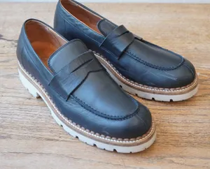 Miz Mooz Size 39 Wylan Black Leather Penny Loafer Chunky Lug Sole Preppy thumbnail 1