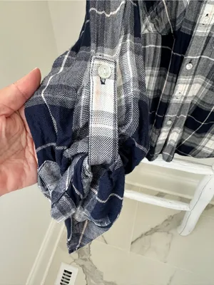 Sanctuary Women’s Navy & White Plaid Button-Up Roll Tab Shirt Size Large thumbnail 5