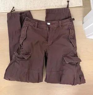 Aritzia Brown Cargo Pants  thumbnail 1