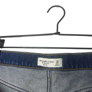 NWT Abercrombie & Fitch The Mom Shorts High Rise Distressed Women’s Size 35 thumbnail 4