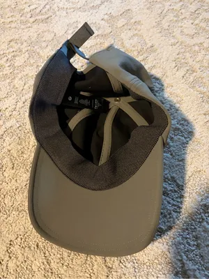 Lululemon hat thumbnail 2