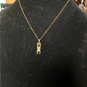 Vintage Mom Necklace Gold Tone Letter Mothers Day By Avon 18 Inches Long thumbnail 2