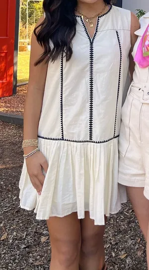 Boutique dress thumbnail 1