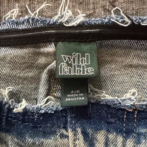 Wild Fable Light Wash Women's denim‎ skirt size 4 thumbnail 3