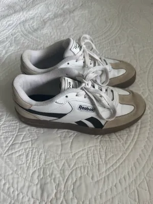 Reebok Classic Women’s Sneakers thumbnail 2