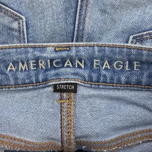 American Eagle Mom Jean Shorts Medium Wash Denim Boho Distressed Frayed Size 00 thumbnail 6