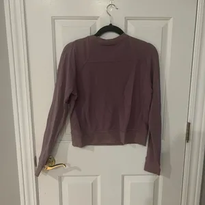 Lululemon Top thumbnail 2