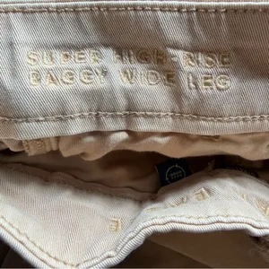 American Eagle Super High Rise Baggy Wide Leg Chino Pants Beige 6 Short thumbnail 8
