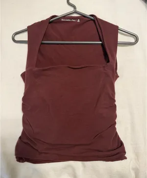Abercrombie and Fitch top maroon XS thumbnail 1