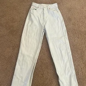 White Jeans Size 2 thumbnail 1
