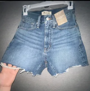 Madewell The Mom Jean Shorts thumbnail 2
