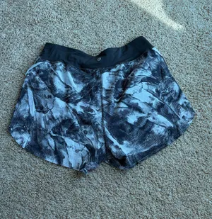 Lululemon Find Your Pace Shorts High-Rise 3" thumbnail 4