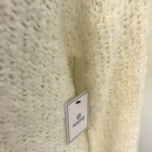 NWT Susina Boucle Knit V thumbnail 3