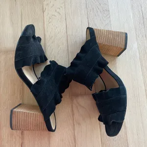 Free People Rosie Ruffle Mule Heels Black Suede Size 7 thumbnail 6