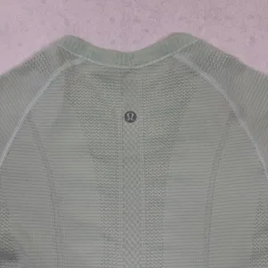 Lululemon Swiftly Tech Short Sleeve Shirt Women’s Green Running Top Size 4 thumbnail 3