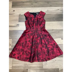 Studio One NY Dress Size 6 Red Matted Satin Black Floral Sleeveless Fit & Flare thumbnail 4