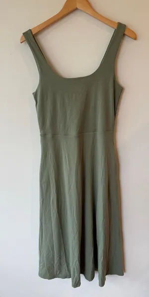 Weekend NWT Jersey Sleeveless Square Neck Midi Dress Sage Green Women's Medium thumbnail 1