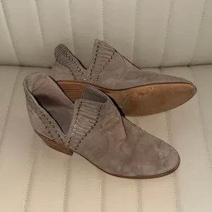Vince-camuto Women's Grey Boots thumbnail 2