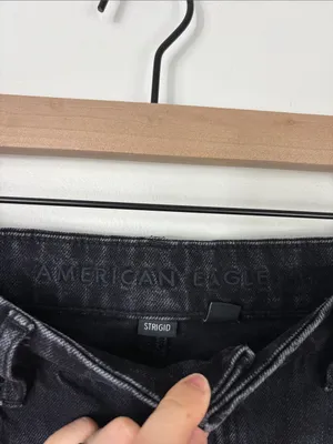 American Eagle Strigid Curvy Baggy Straight Jeans Women’s Size 8 Black Denim thumbnail 4