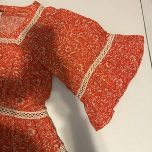 Free People XS Orange Boho Print Tunic Top Blouse W Ivory‎ Crochet Trim Tiered thumbnail 10