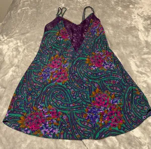 Vintage Victoria's Secret Gold Label 90s/Y2K Purple and Green Paisley Fabric thumbnail 1