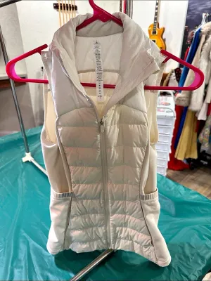 lululemon Down for It All Vest Women's Puffer Vest White Size 2 thumbnail 2