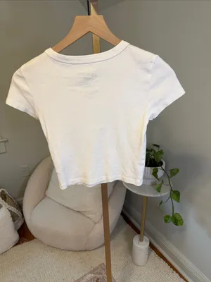 American Eagle Outfitters White Crop Tee with Pink 'QUEEN' Graphic thumbnail 3