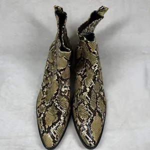 Horoscopez Snakeskin Print Western Ankle Boots Metal Toe‎ Tip AHZ19113 Womens 8M thumbnail 3