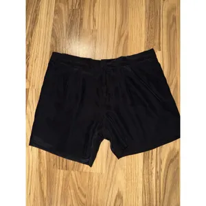 Amanda Uprichard Medium Brooklyn Black 100% Silk Shorts‎ $152 Hem Out thumbnail 8