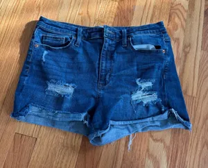 Universal Threads Jean Shorts Blue 10/30 Distressed High Rise Casual Summer thumbnail 1