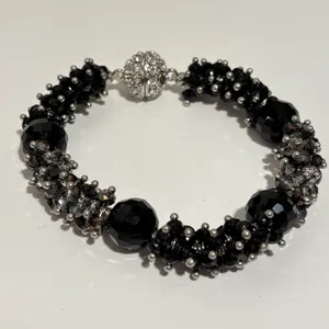 Black Crystal Beaded Magnetic Clasp Bracelet thumbnail 9