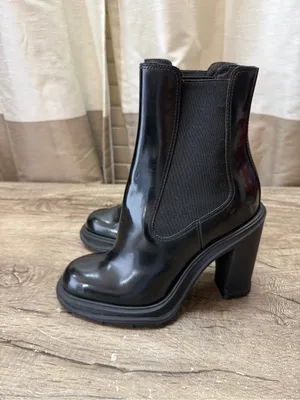 Alexander McQueen Thread Slick Chelsea Boot Black  Size 36 M thumbnail 3
