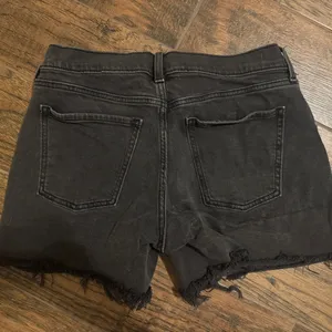 Old Navy Black Womens Jean Shorts Mid-Rise Boyfriend Denim Shorts Size 8 EUC thumbnail 3