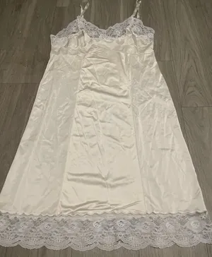 Elegant Cream Lace Trim Nightgown thumbnail 1