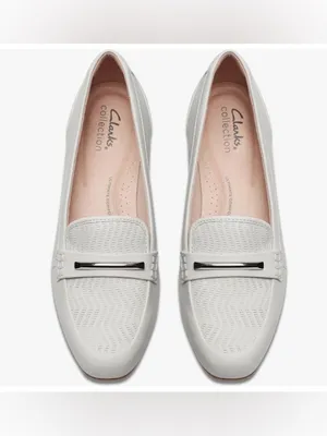 Clarks Off White Leather Loafer with Silver Trim Size 8 thumbnail 2