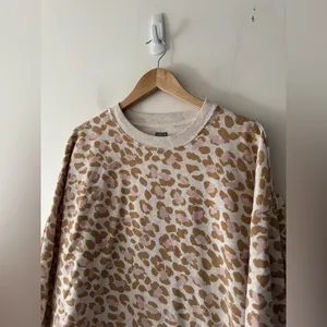 Aerie Leopard Print Oversized Crewneck‎ Sweatshirt Cozy thumbnail 3