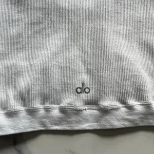 ALO Yoga Seamless Ribbed Cropped Serene Long Sleeve White Size Large thumbnail 7