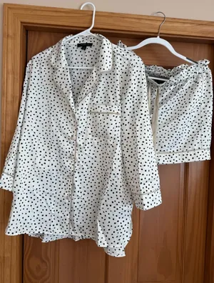 Ann Taylor Polka Dot White Black Gold Pajama Set Short Shirt Top thumbnail 2