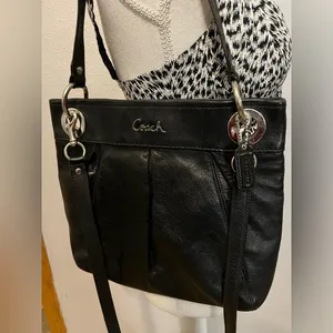 Coach Ashley Elegant Black Leather Shoulder Bag thumbnail 3