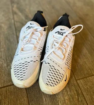 Nike 270 Air Max Shoes Women’s thumbnail 1