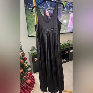 Shadowline size Large Elegant Black Lace Nightgown thumbnail 2