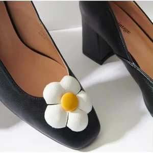 Unique Vintage Black Daisy Applique Block Heel Square Toe‎ Pumps Shoes thumbnail 1