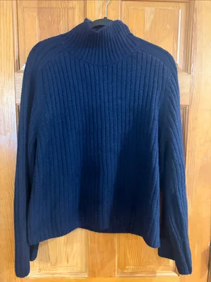 NWT Gap mocked neck ribbed navy blue sweater size medium. thumbnail 1
