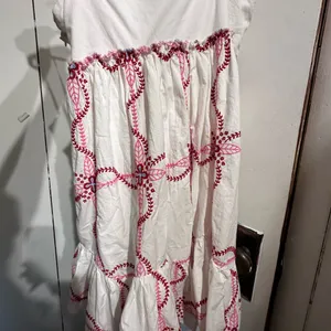 ANTHROPOLOGIE White and Pink EMBROIDERED Baby doll mini dress thumbnail 4