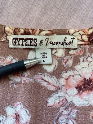 Gypsies & Moondust Floral Crinkle Sleeveless V-Neck Tank Top Brown Pink Large thumbnail 3
