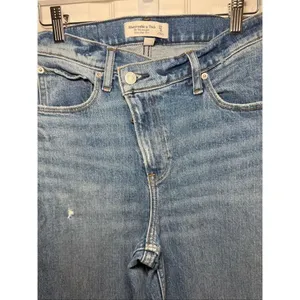 Abercrombie & Fitch the 90’s straight ultra high rise 27/4 short thumbnail 3